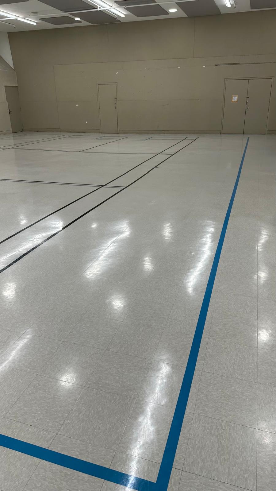 APRÈS - Décapage et polissage d’un plancher de gymnase